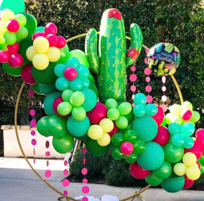 Hoop with balloons garland