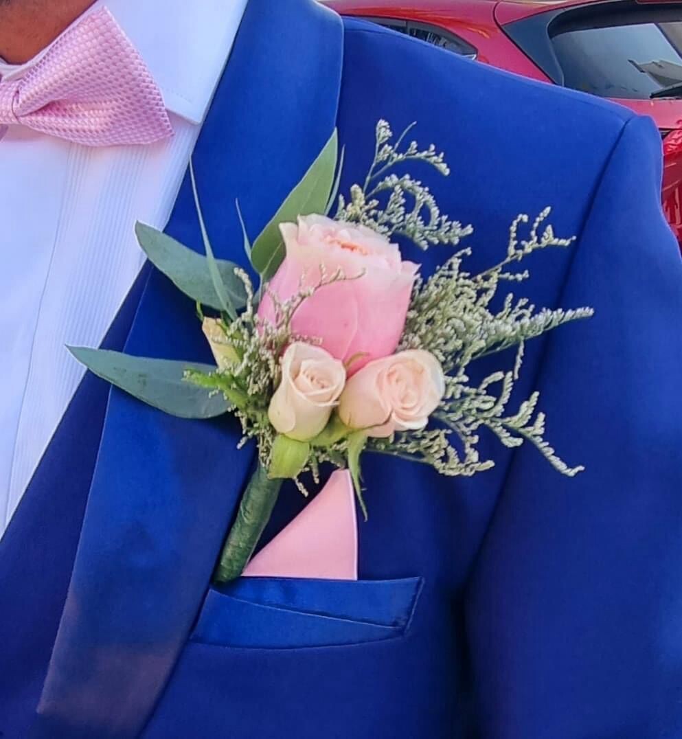 Pink Deluxe Wedding Boutonniere
