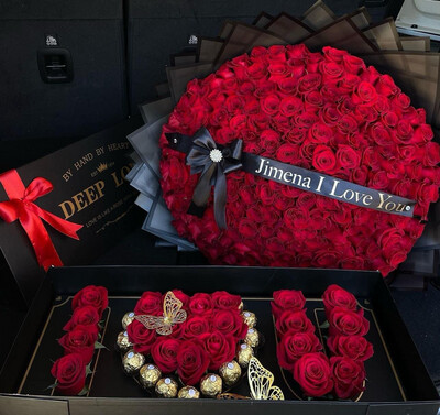 Combo Bouquet of 100 roses and love box