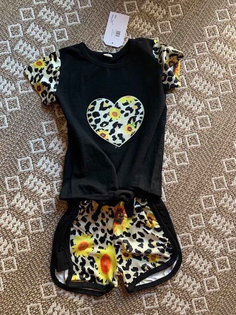 Leopard Heart Shorts Set - 4t