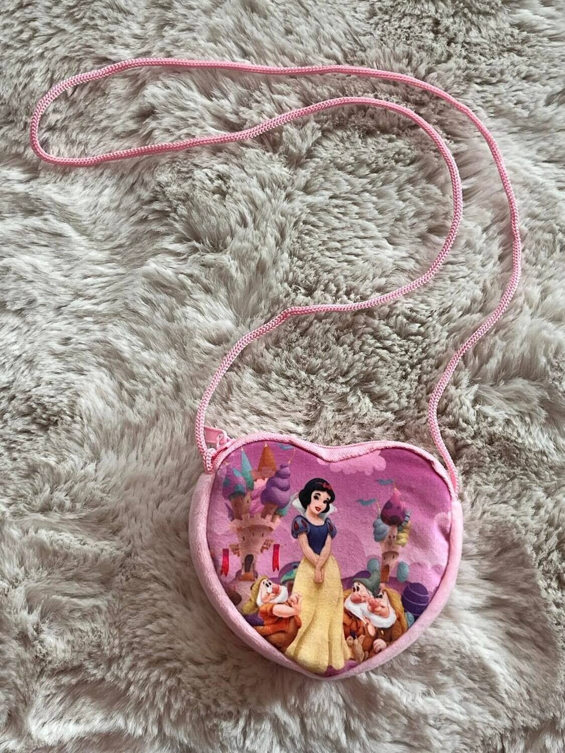 Snow White Heart Purse