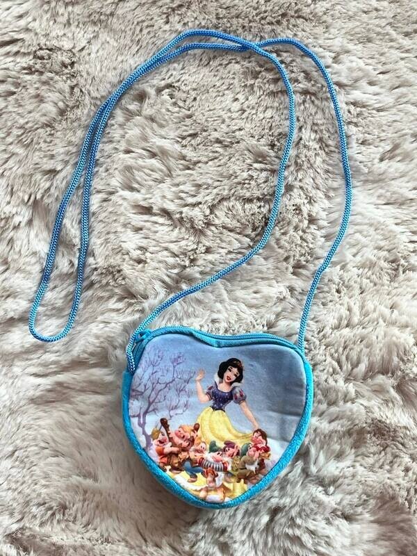 Snow White Heart Purse