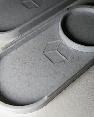 Screw tray