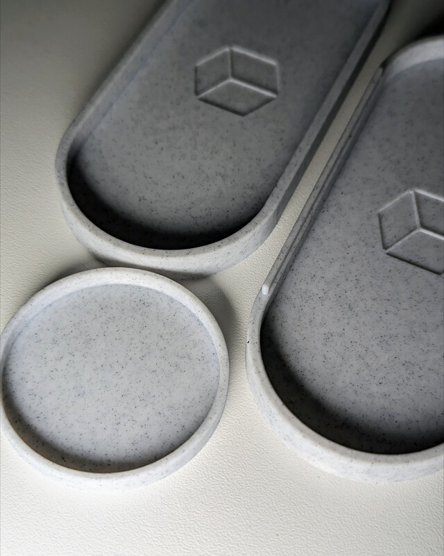 Screw tray