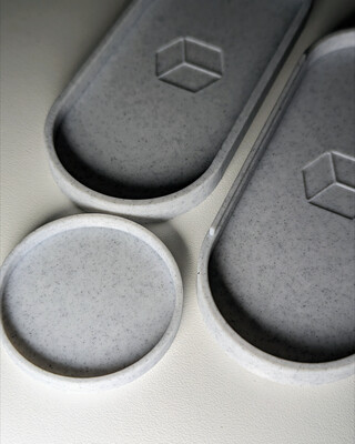 Screw tray
