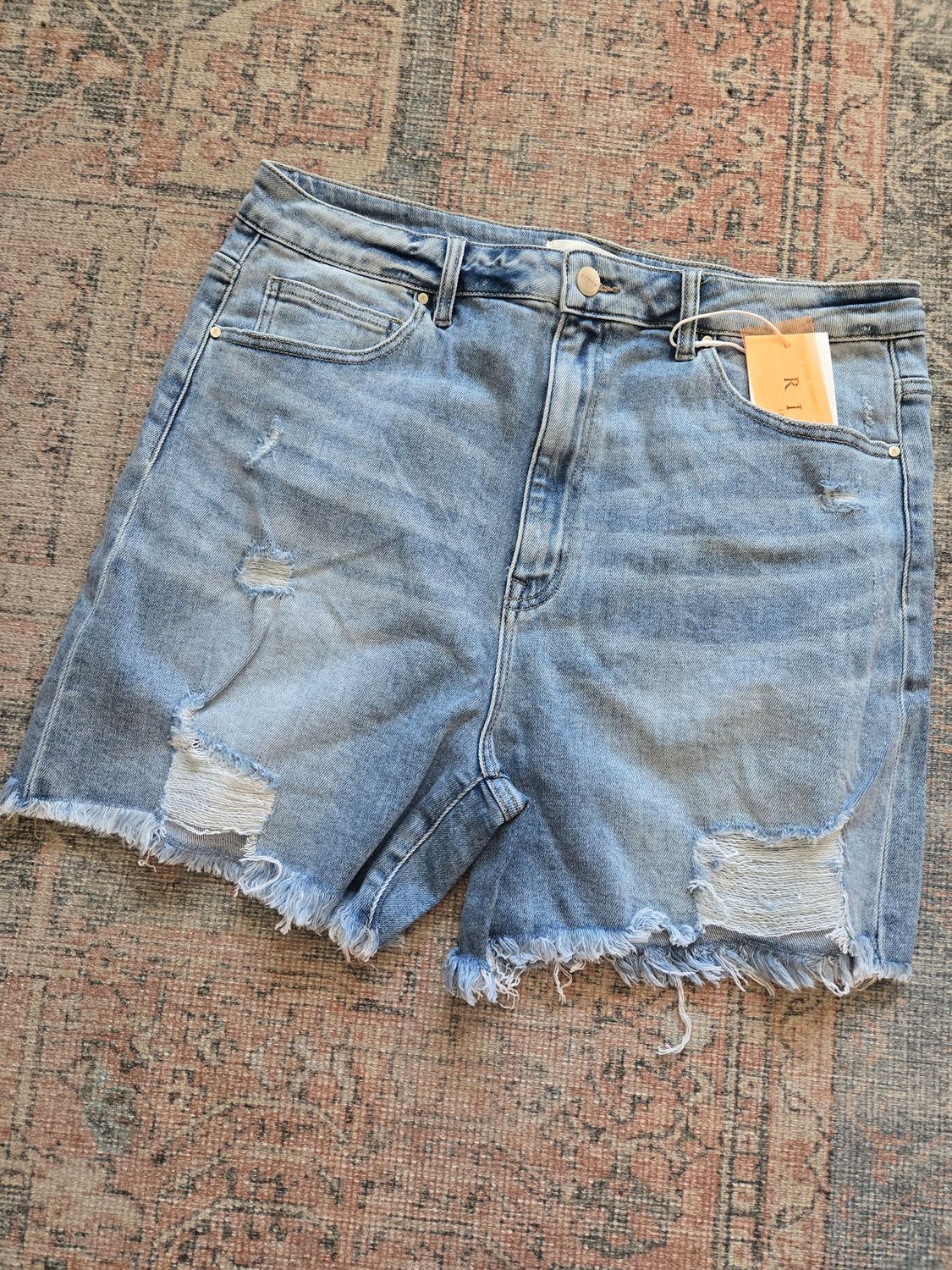 RISEN HIGH RISE MID THIGH SHORTS