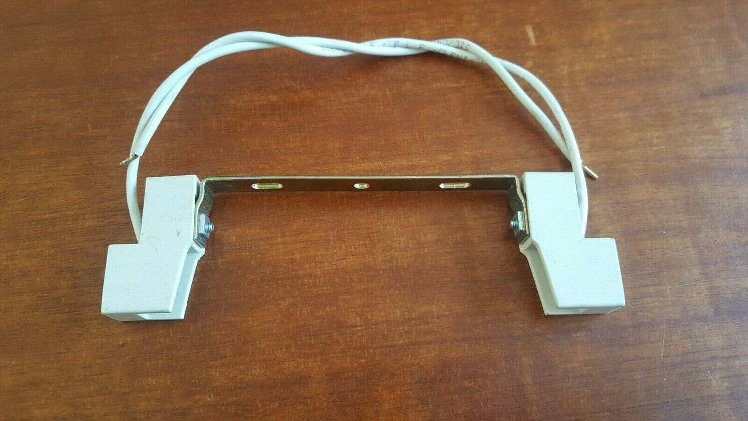 DOUILLE POUR LAMPE A DECHARGE RX7S-24 STUCCHI MODÈLE 203-21/SC-150