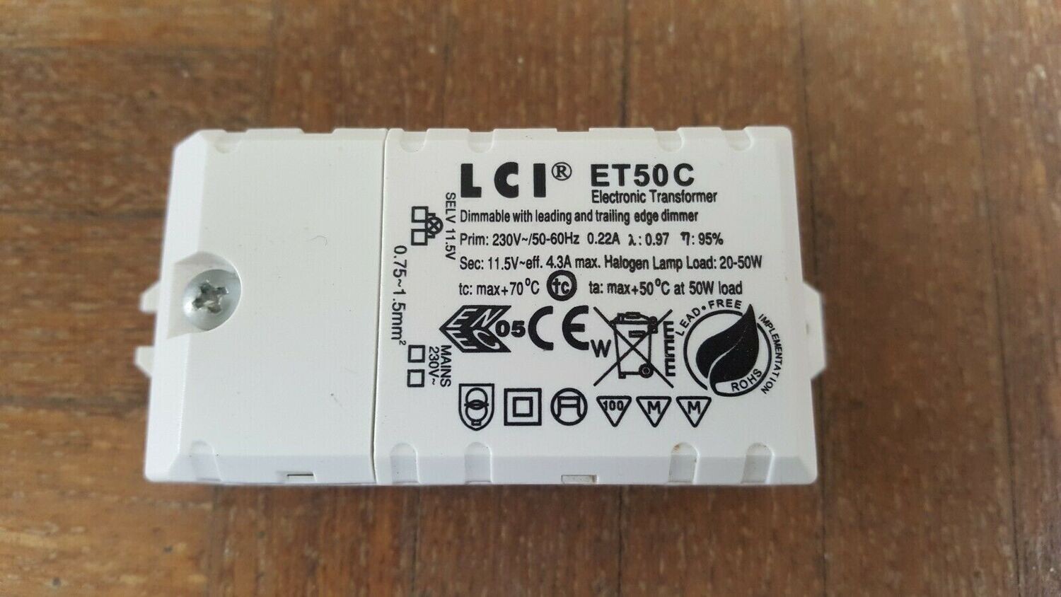 TRANSFORMATEUR ELECTRONIQUE LCI MODÈLE ET50C 20-50 WATTS
