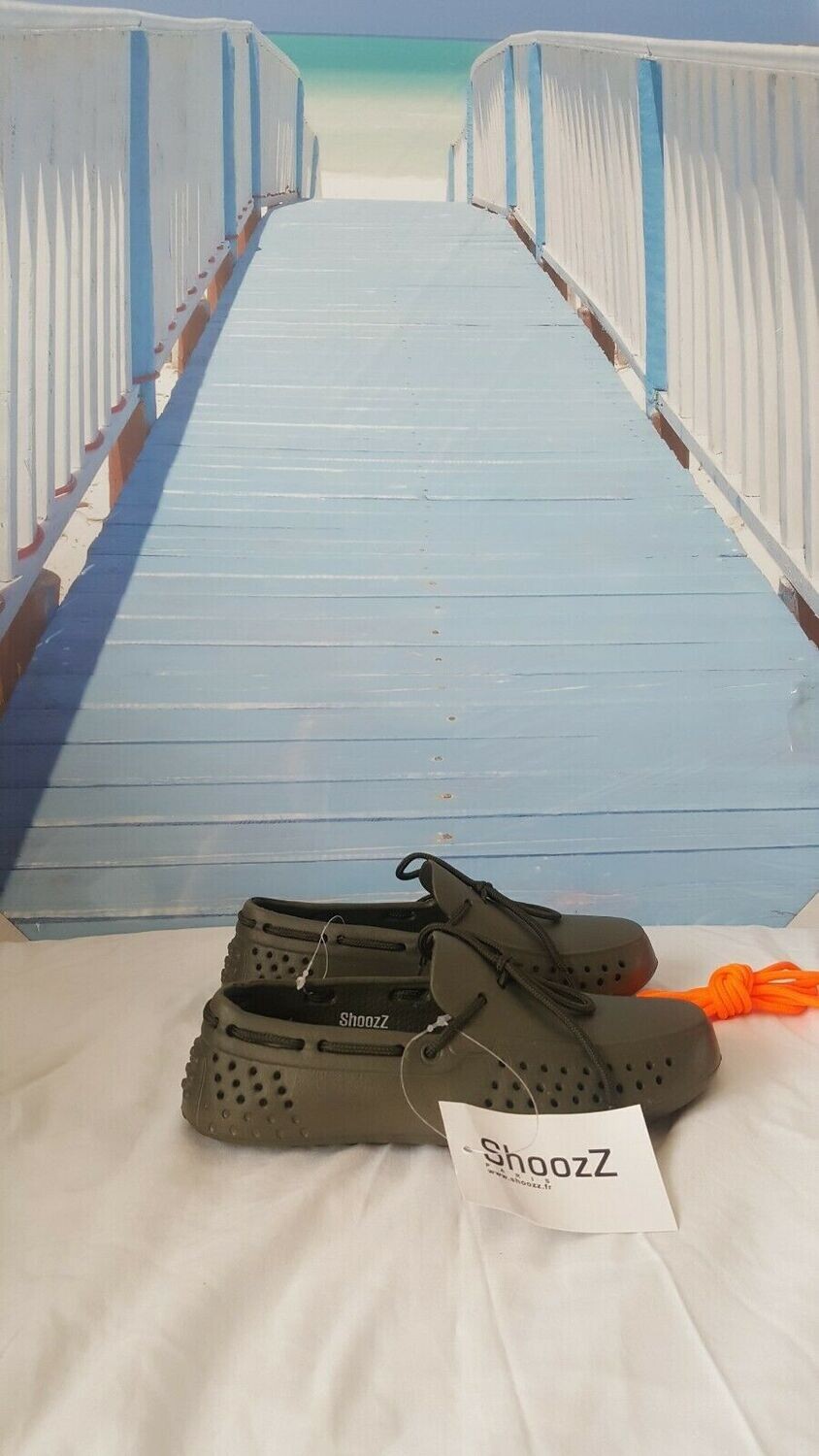 CHAUSSURE ENFANT DE MARQUE SHOOZz " PARIS " POINTURE 39 DE COULEUR VERTE ARMÉE 