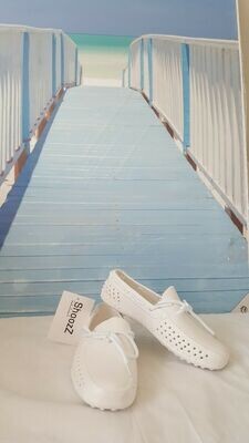 CHAUSSURE DE MARQUE SHOOZZ " PARIS " POINTURE 43 DE COULEUR BLANCHE