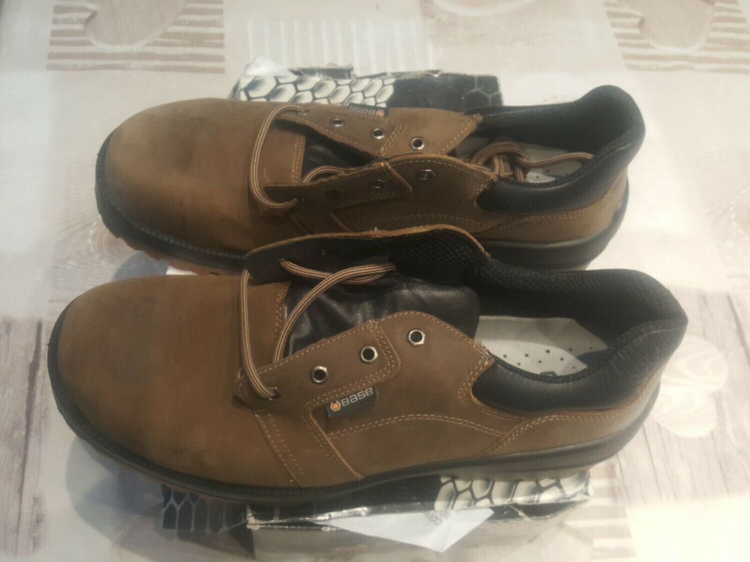 CHAUSSURE DE SÉCURITÉ  CHAUSSURE DE SÉCURITÉ " BASE " B711 DRY'N AIR S3 HRO SRC TAUPE POINTURE 47