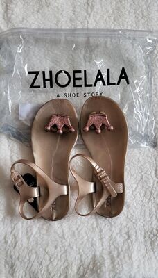 Sandales Modèle "COURONNE" ZHOELALA Pointure 34