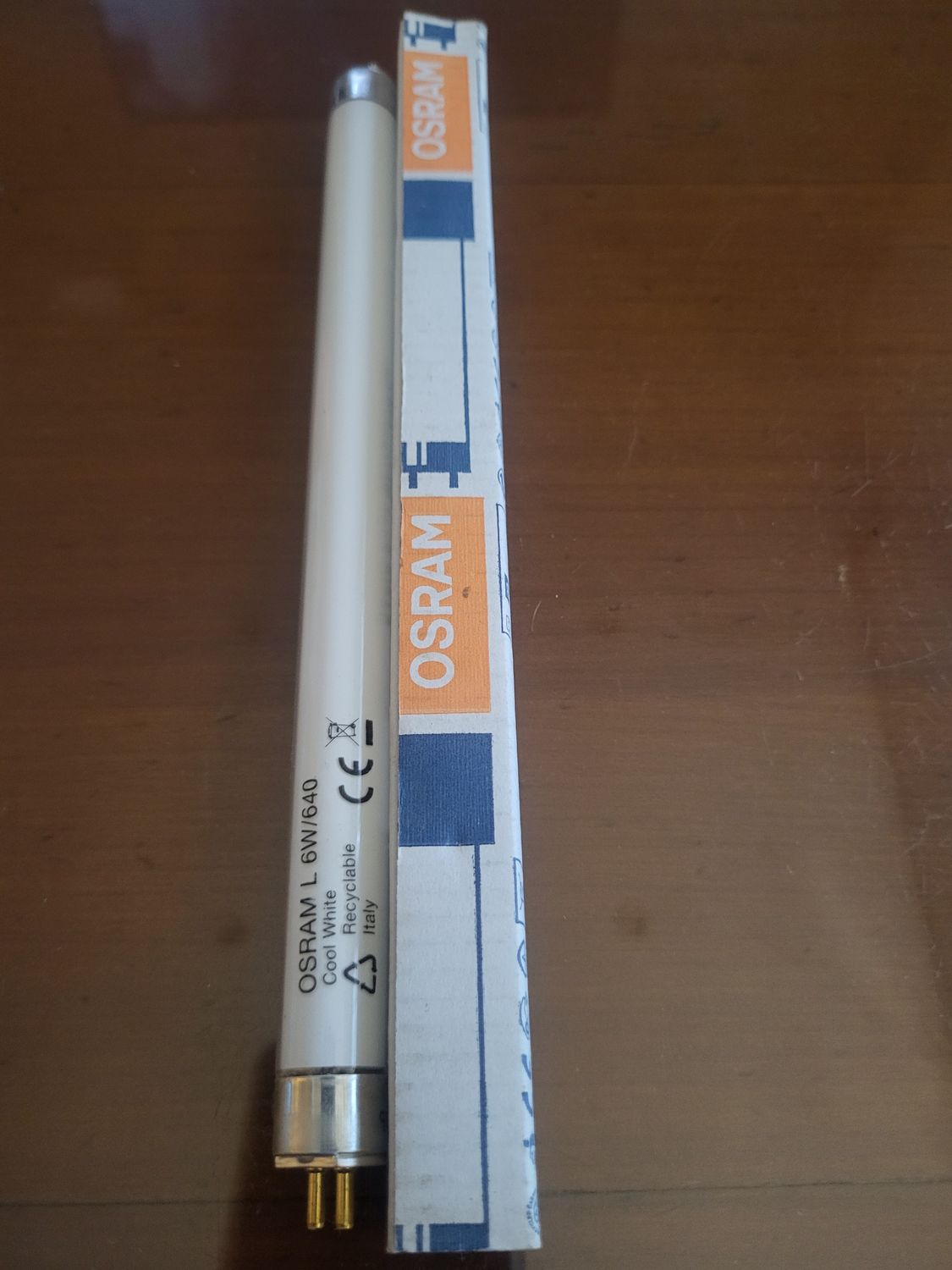 TUBE FLUORESCENT OSRAM L 6W/640