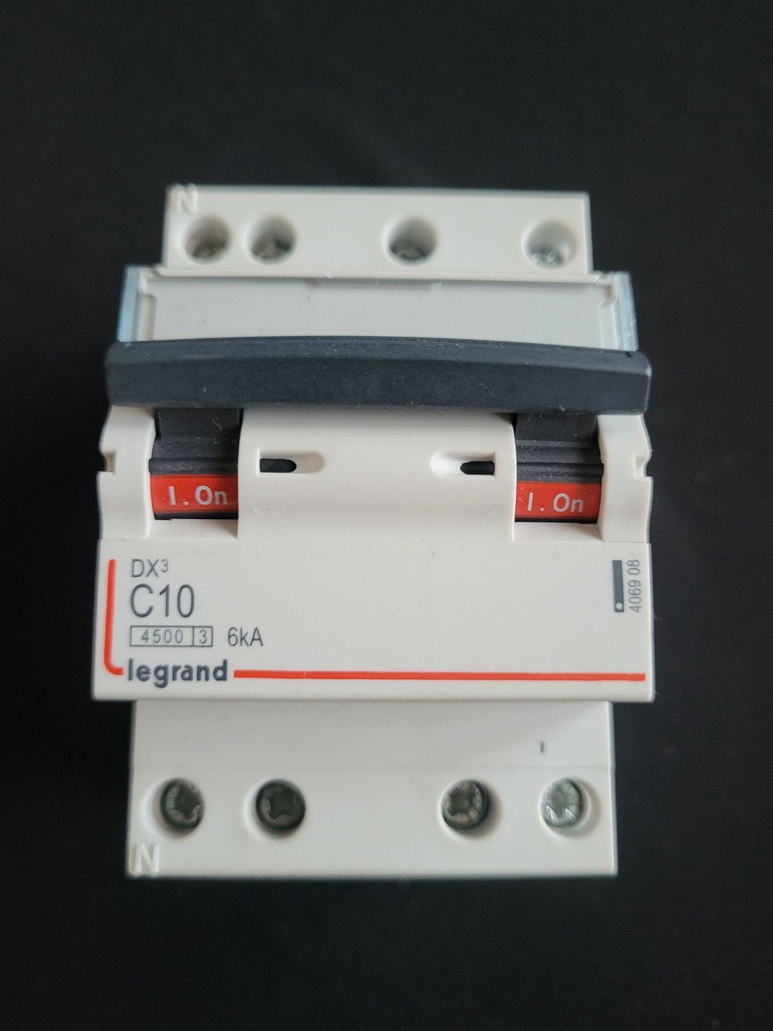 LEGRAND 406908 - Disjoncteur 4P à vis C10 10A