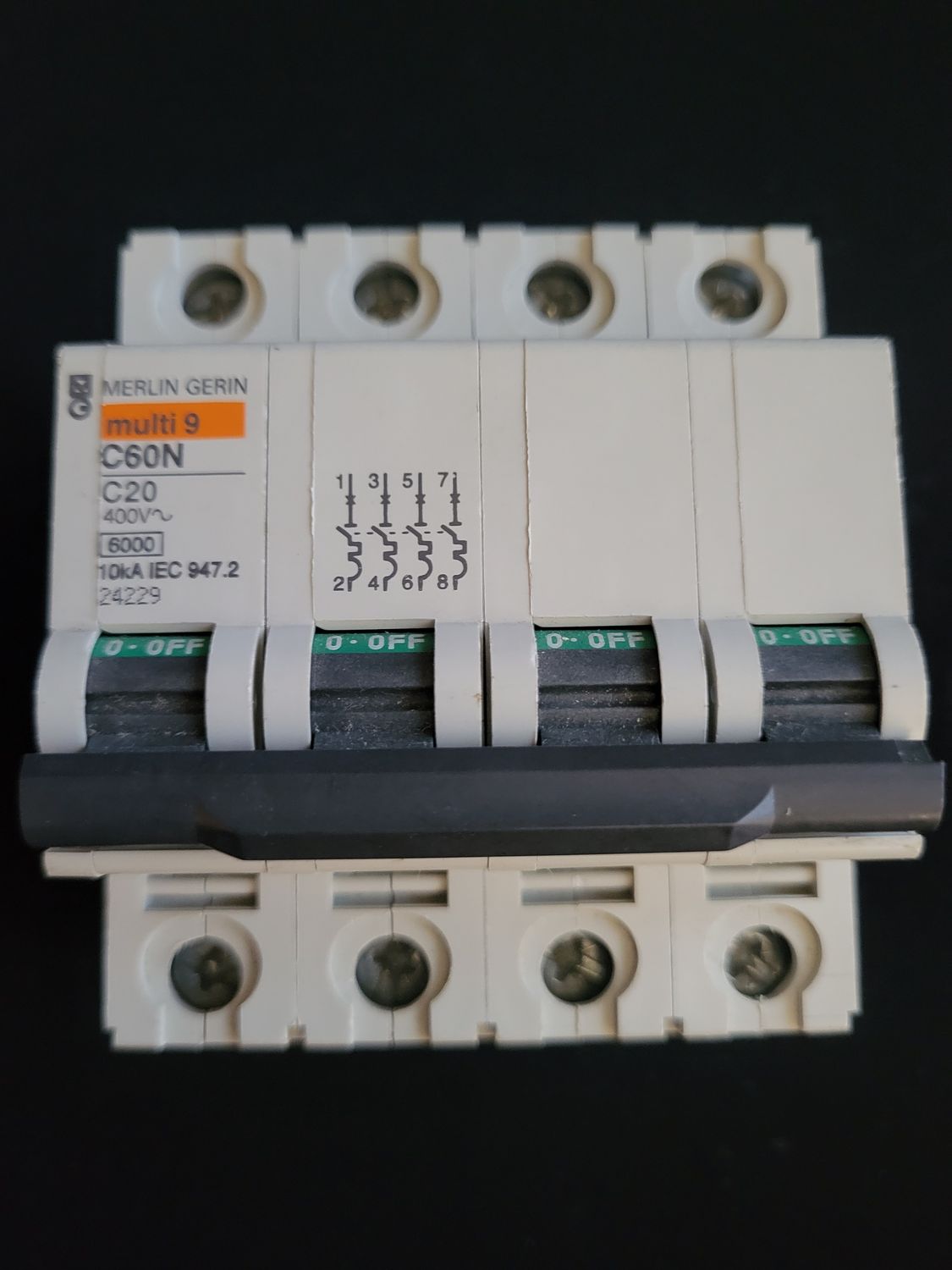 DISJONCTEUR MERLIN GERIN 24229 C60N 4X20A