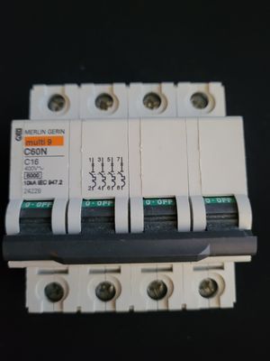 DISJONCTEUR MERLIN GERIN 24228 MULTI 9 C60N 4X16A