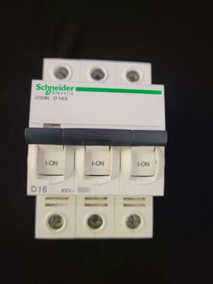 SCHNEIDER ELECTRIC DISJONCTEUR IC60N D16A 3 POLES