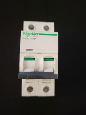 SCHNEIDER ELECTRIC IC60N C32A 2 POLES