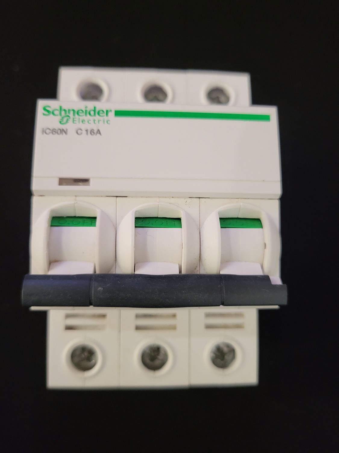 SCHNEIDER ELECTRIC DISJONCTEUR IC60N C16A 3POLES