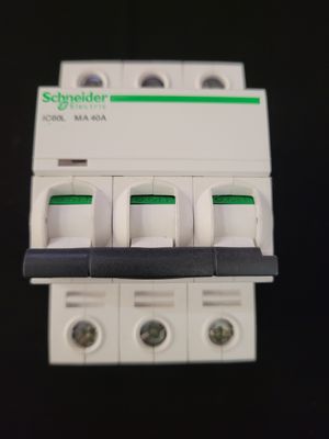 SCHNEIDER ELECTRIC DISJONCTEUR IC60L MA 40A 3 POLES
