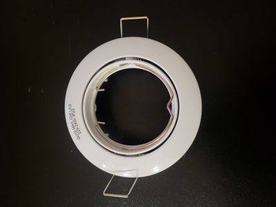 SPOT ENCASTRE ORIENTABLE BLANC EN ALU LED PERCAGE 67MM A 75MM