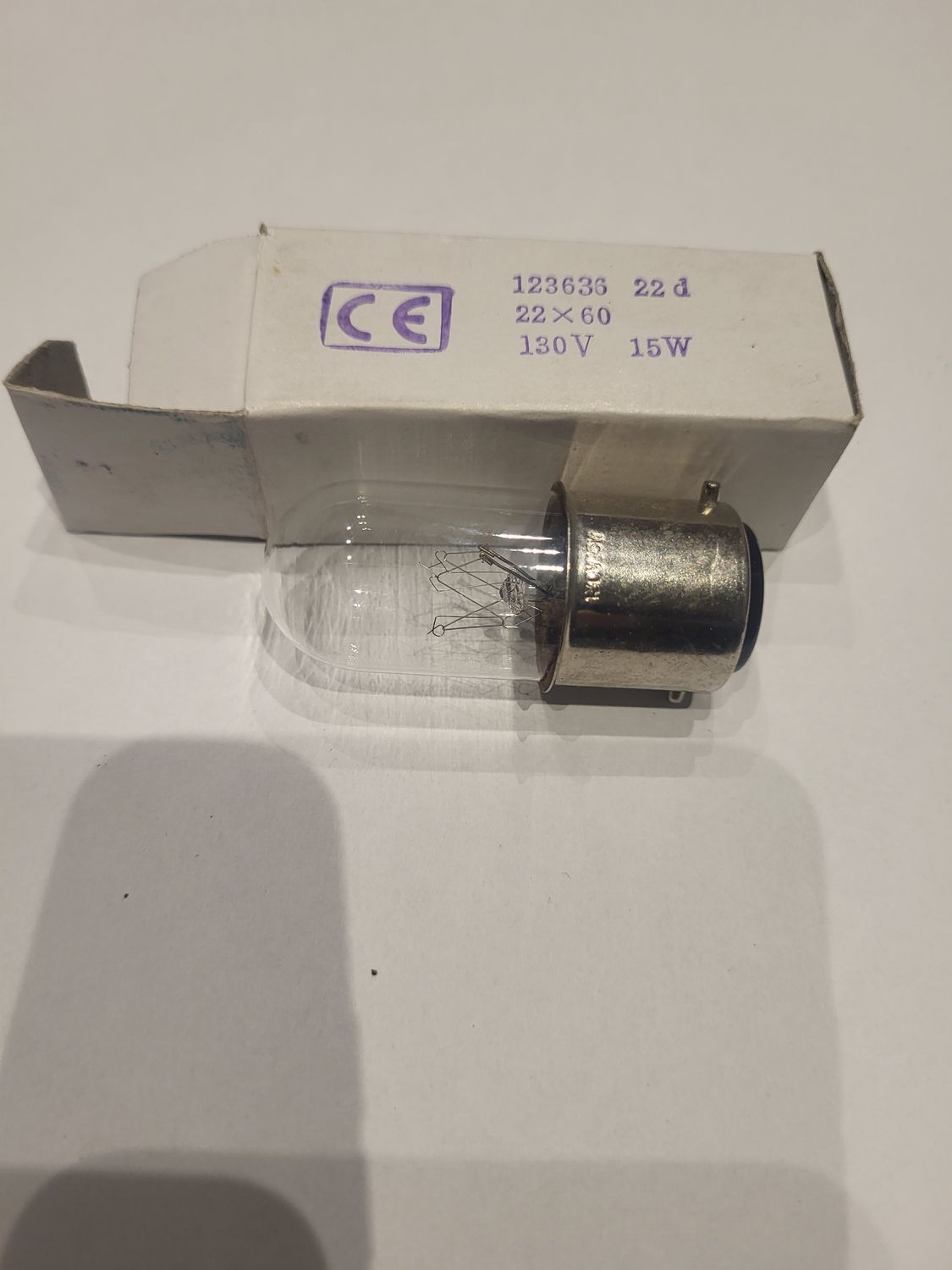 AMPOULE 130W 15W 22X60 CULOT B22