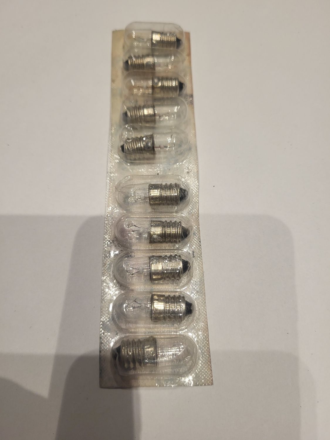 AMPOULE  10X28MM 12V 0,1A CULOT E10