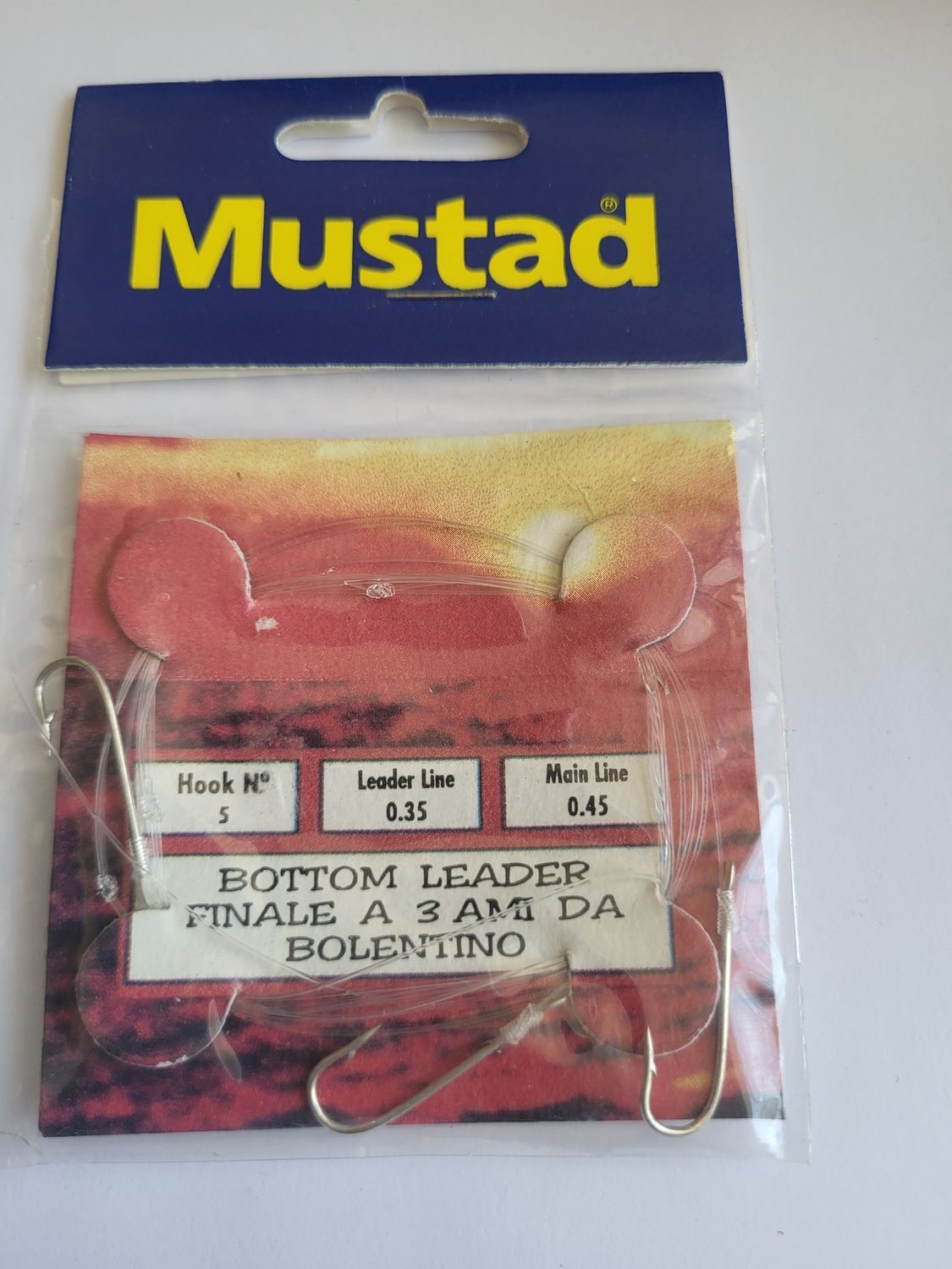SACHET  MUSTAD  1 BAS DE LIGNE ÉQUIPÉ DE 3 HAMEÇONS N°5