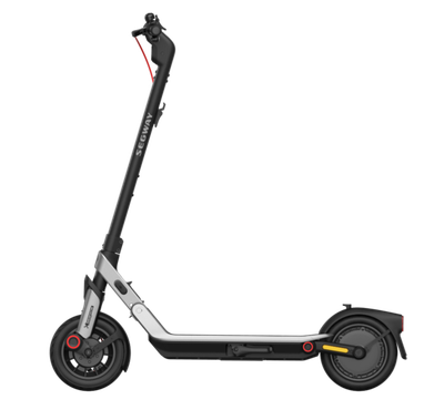 Vue latérale de la Ninebot E3 E PRO