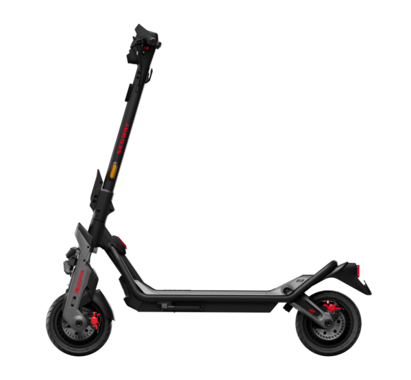 Vue latérale de la Segway GT3, mettant en valeur son design moderne, ses pneus tubeless de 11 pouces et sa structure robuste.