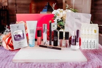 YOUNIQUE Beautybox × Bestsellers Make-up & Skincare