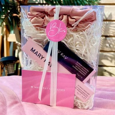 GIFTBOX | Mascara + Hydrating Lipstick + Scrunchie GIFTBOX | Mascara + Hydrating Lipstick + Scrunchie