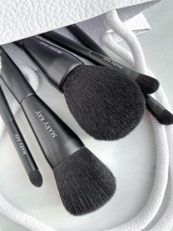 Mary Kay® Essential Brush Collection Mary Kay® Essential Brush Collection