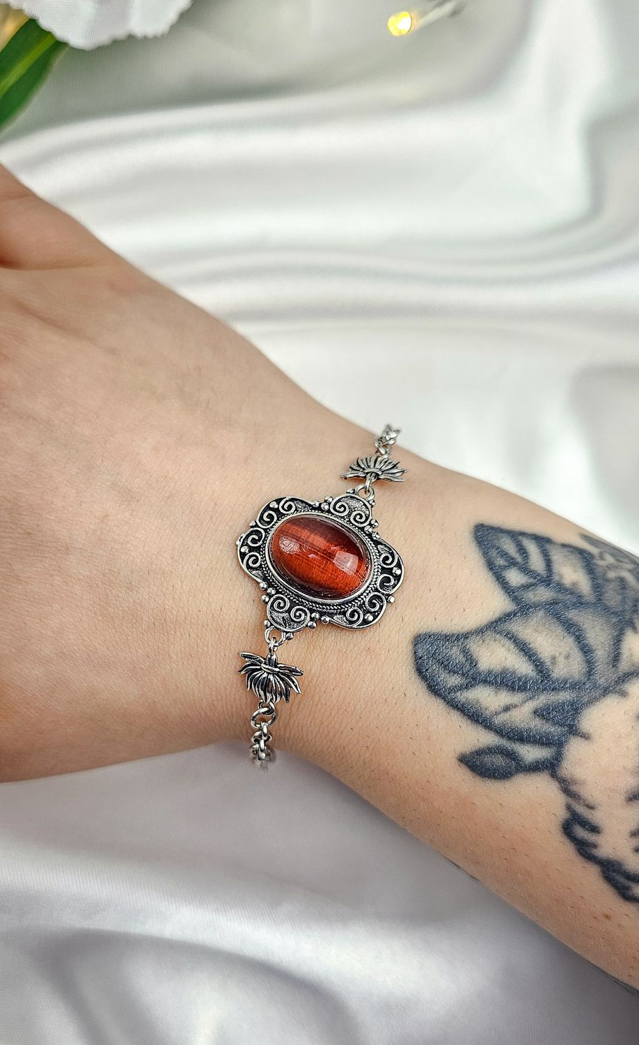 Etnic Bracelet in Red Tiger Eye