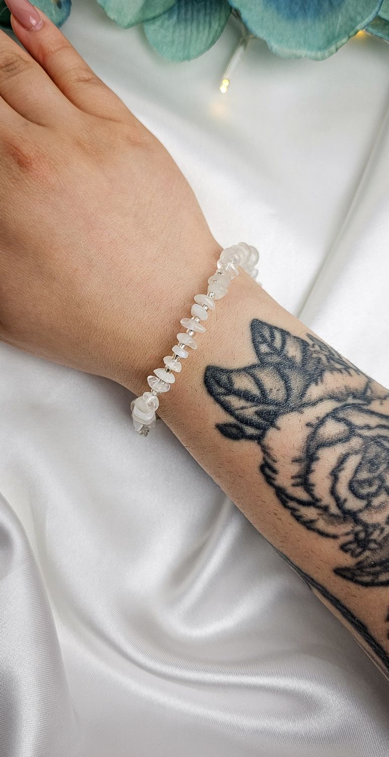 Bracelet with Chips in Rainbow Moonstone
