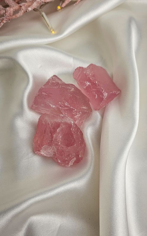 Raw Rose Quartz (M)