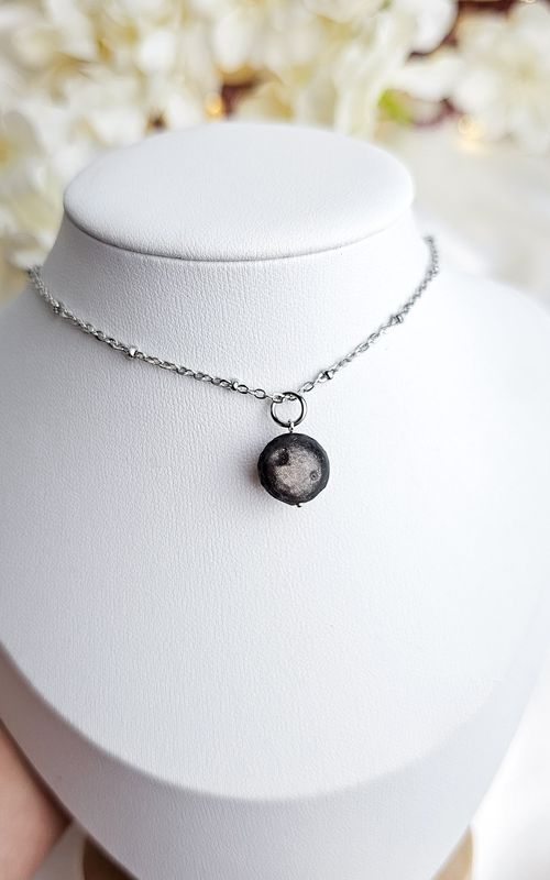 Necklace &quot;NEW MOON&quot; in Silver Obsidian