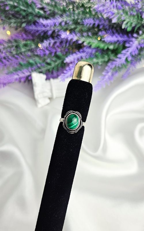 Adjustable Etnic Ring in Malachite (FROM SIZE 10)