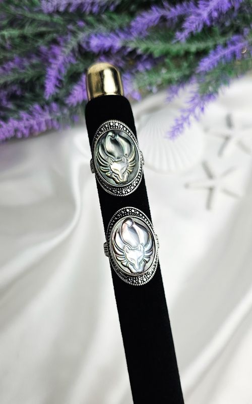 Adjustable Ring with Fox in Abalone (FROM SIZE 14)