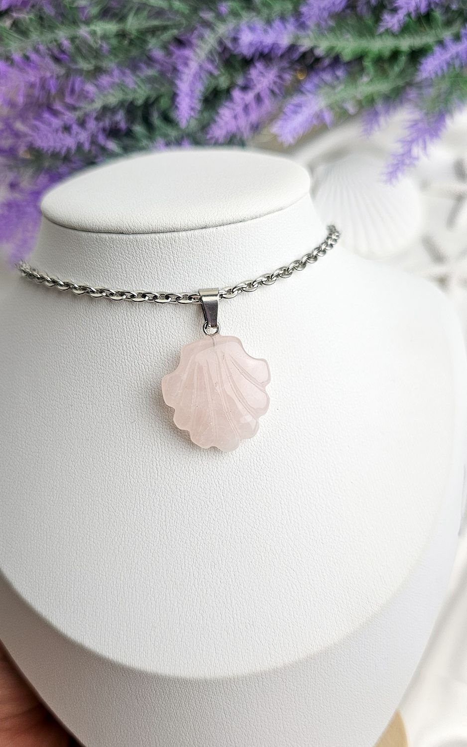 Necklace with Shell in Rose Quartz