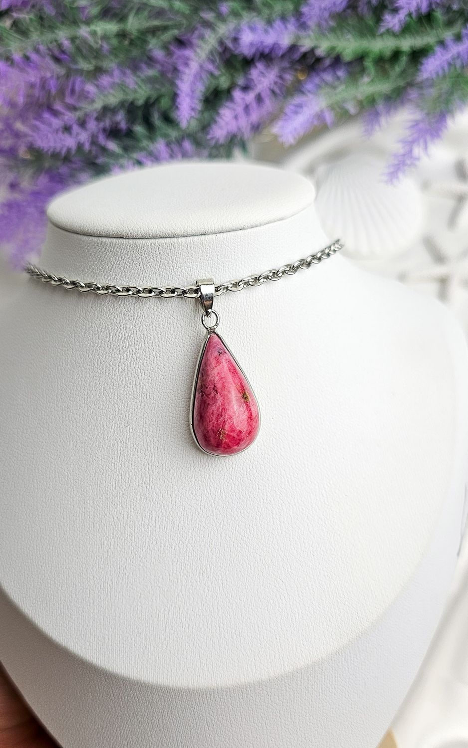 Necklace in Rodonite