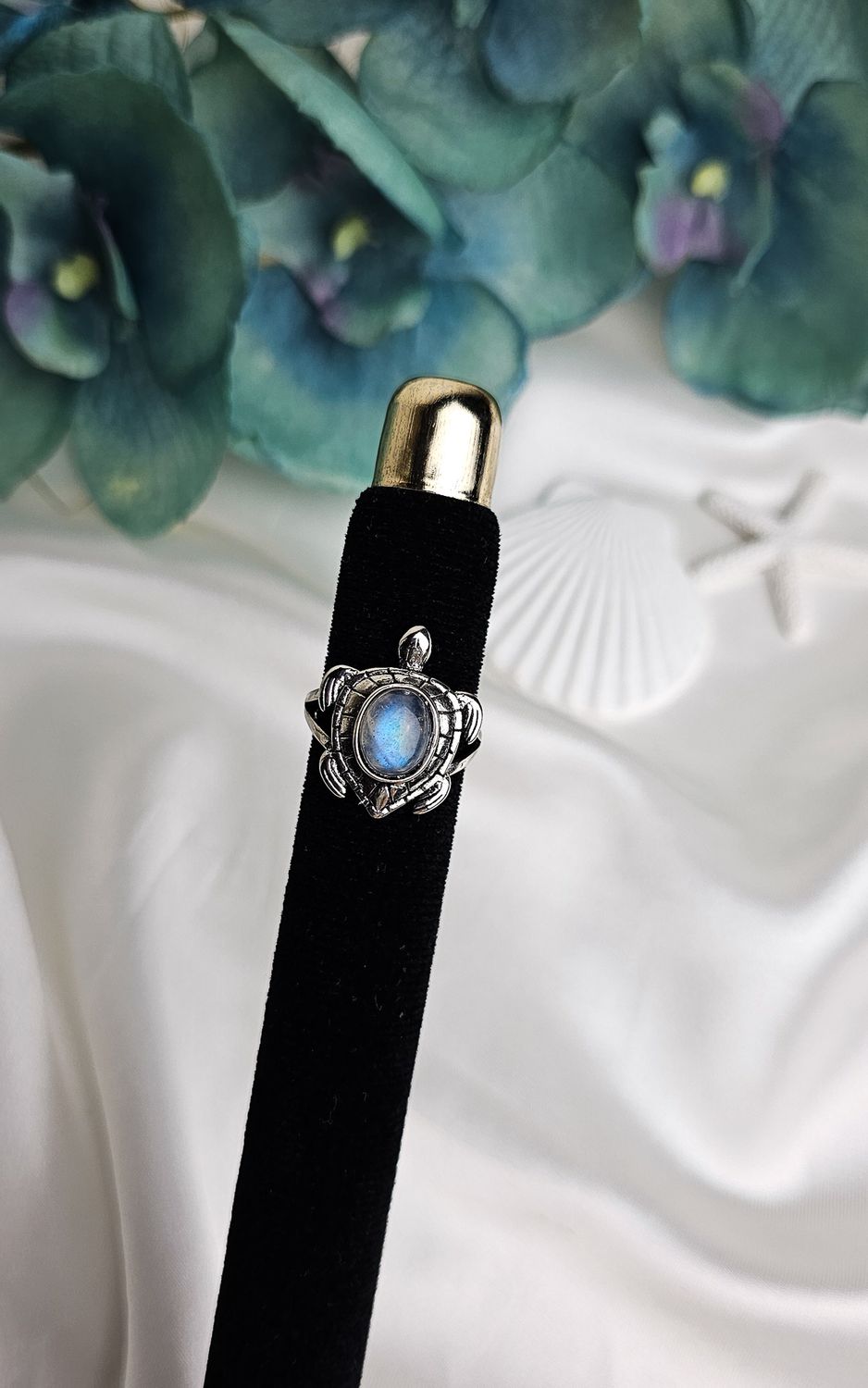 Adjustable Ring with Turtle in Labradorite (FROM SIZE 12)