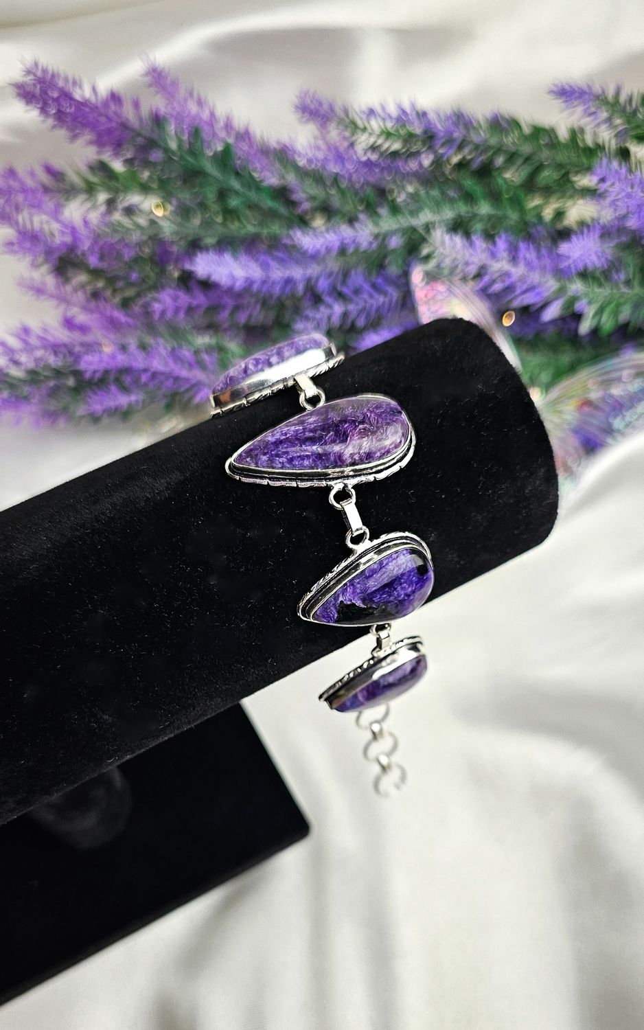 Indian Bracelet in Charoite