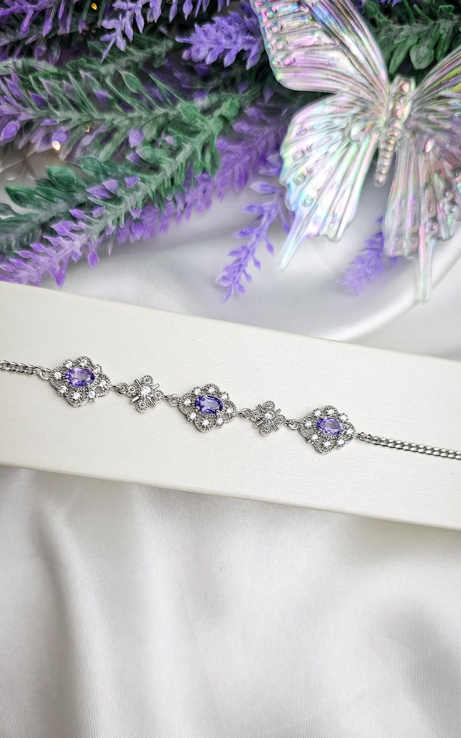 Bracelet with Flowers in Tanzanite