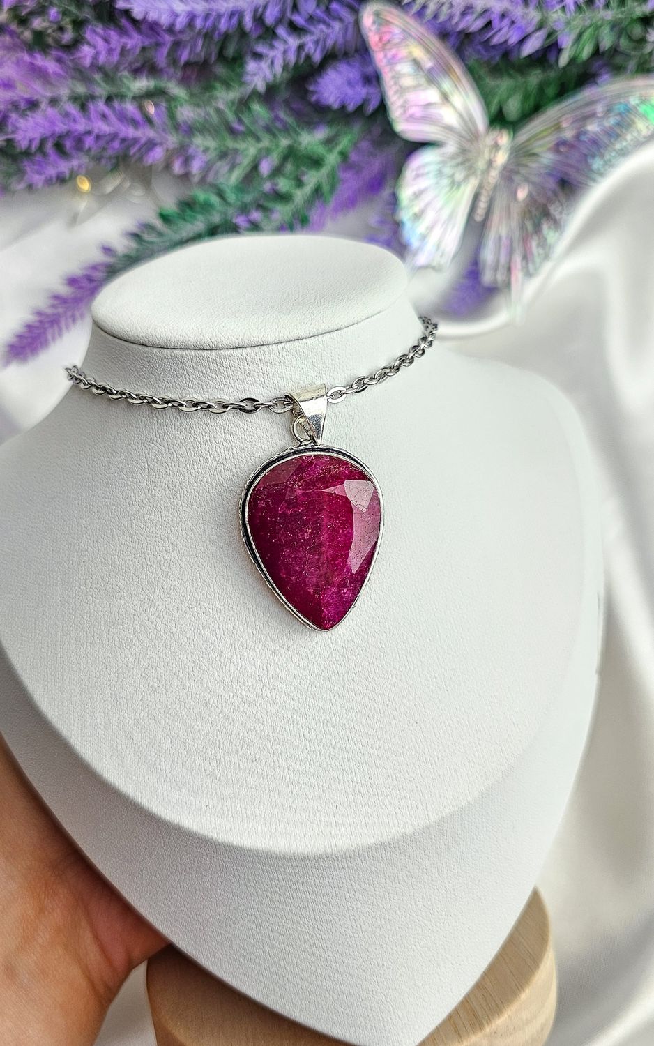 Indian Necklace in Ruby Root
