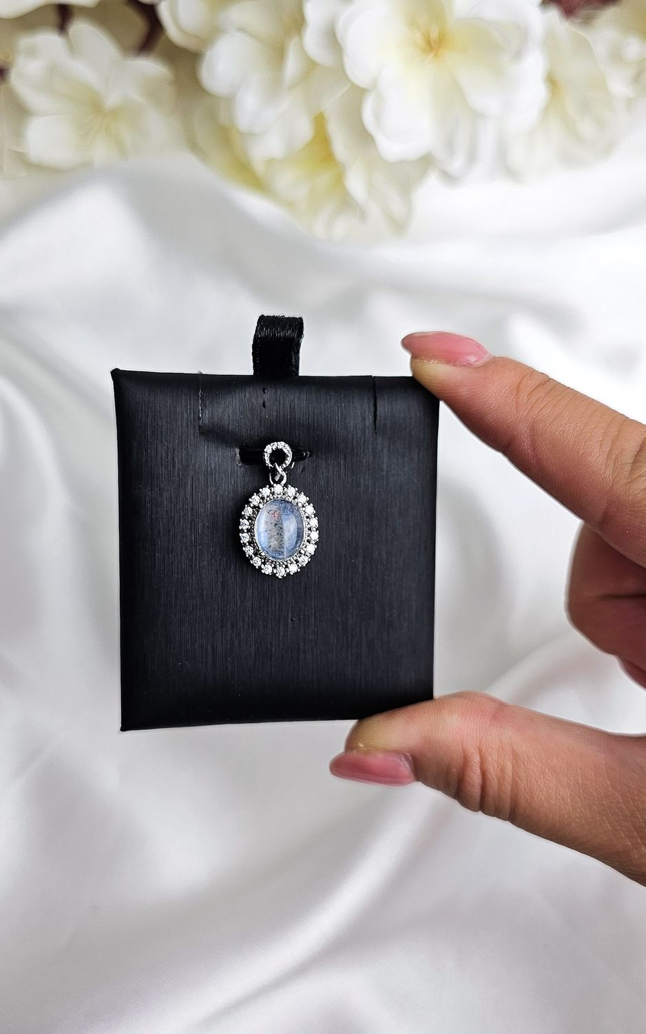 Necklace in Rainbow Moonstone n.1