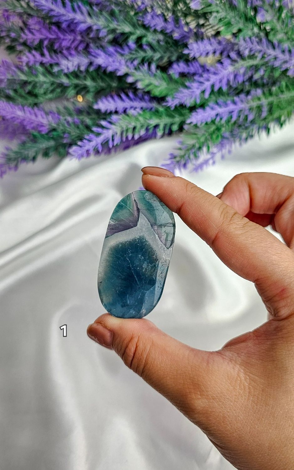Fluorite Palmstone n.1 (DEFECTIVE)