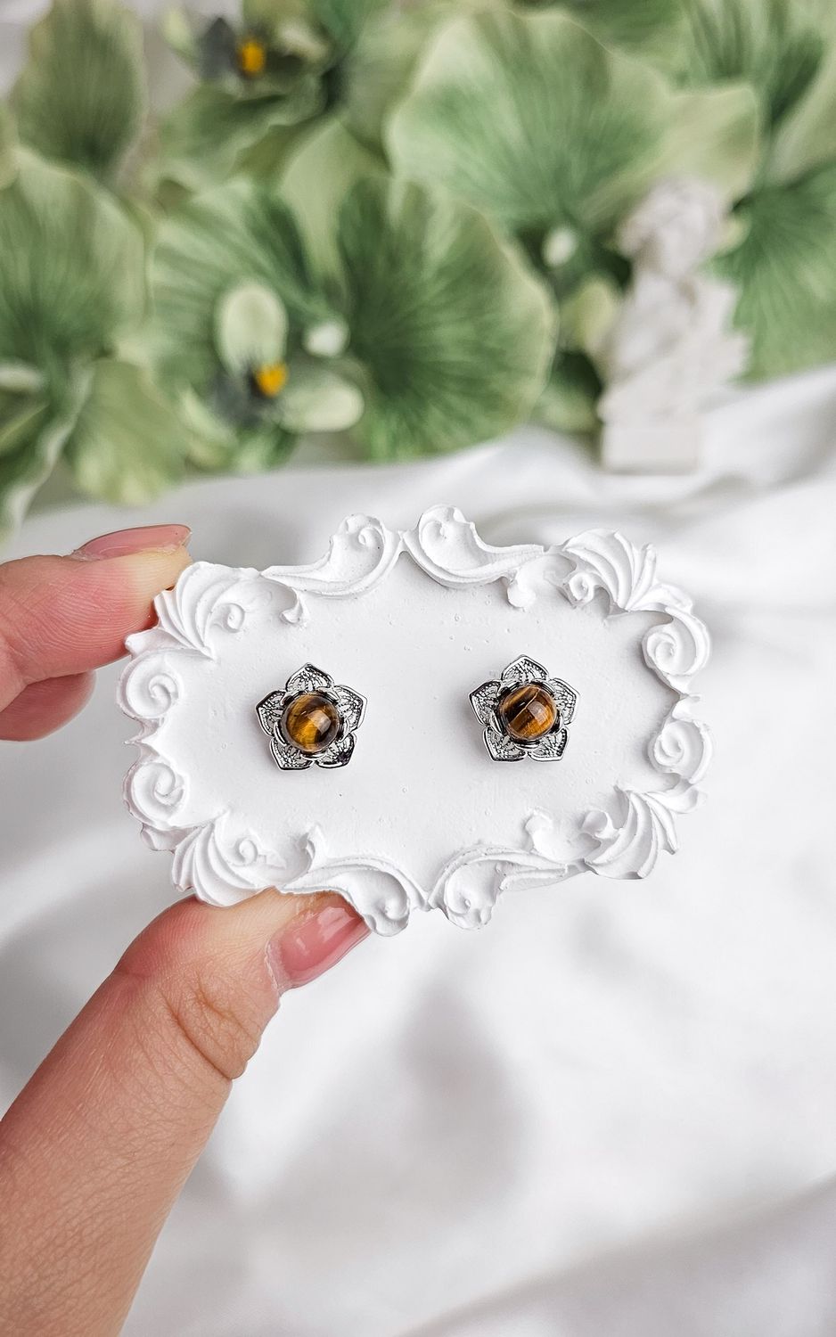 Earrings with Flower in Eye of Tiger (s925)
