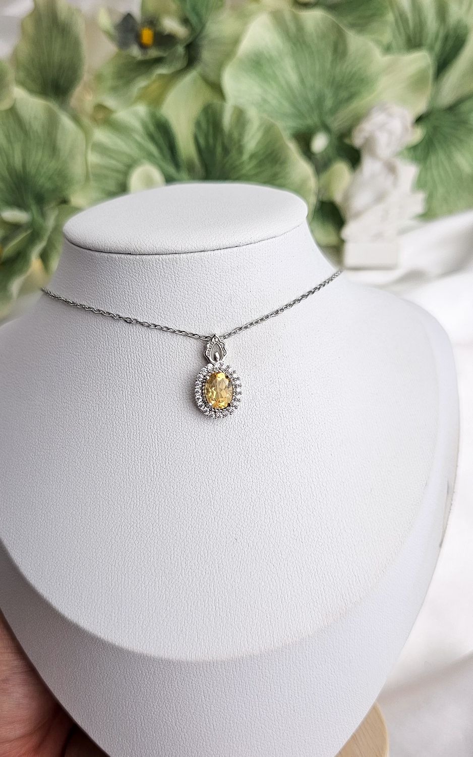 Necklace in Citrine Quartz