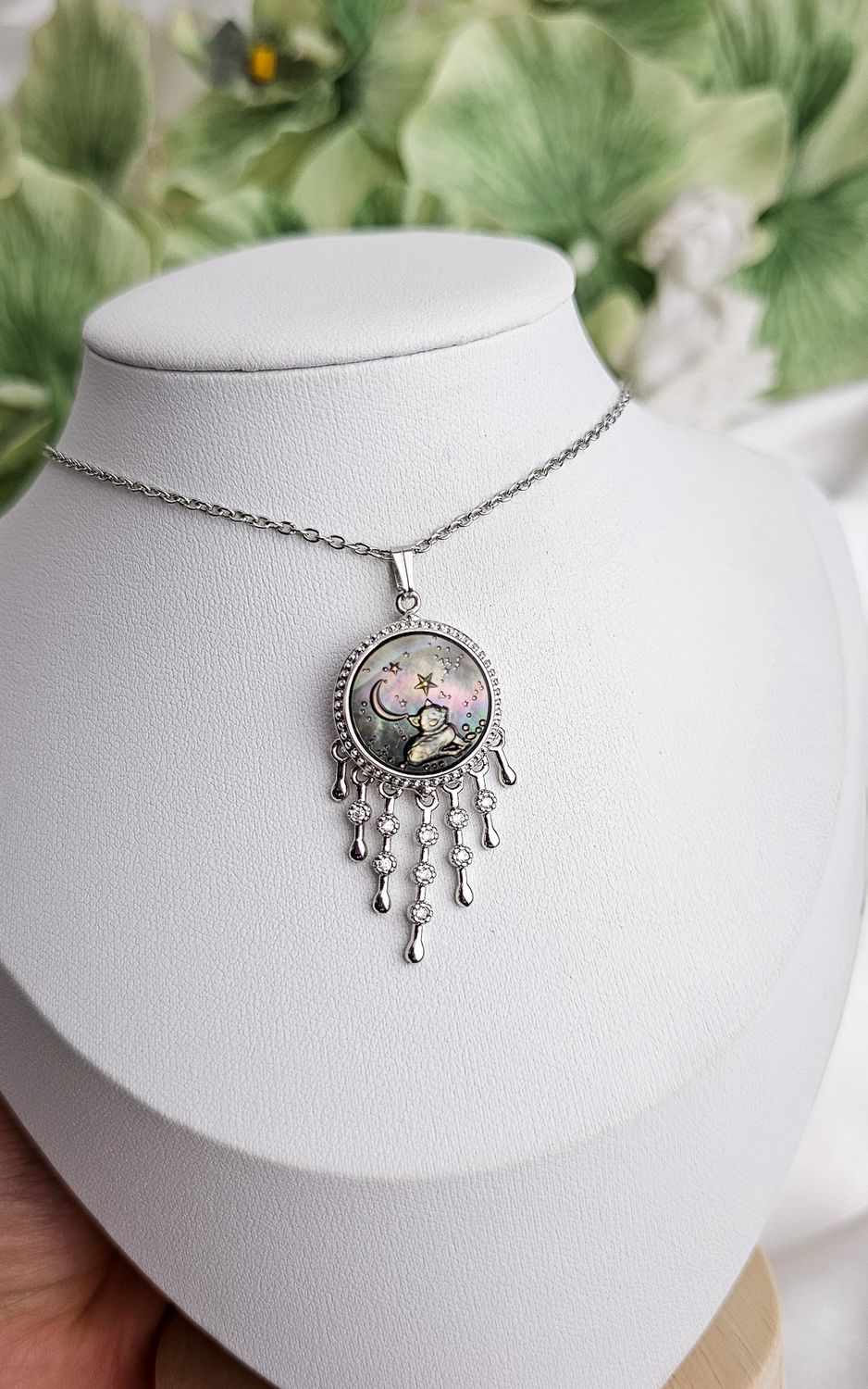 Necklace with Cat in Abalone